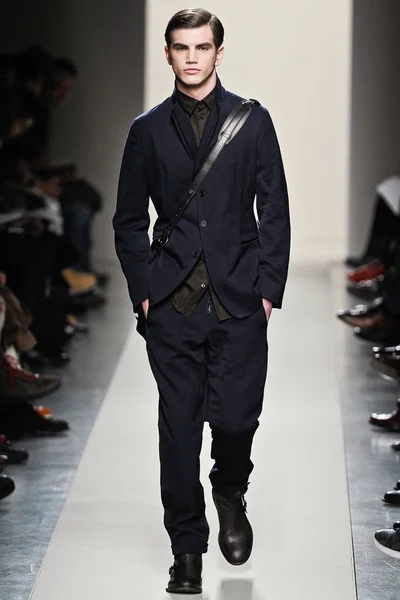 Look 25